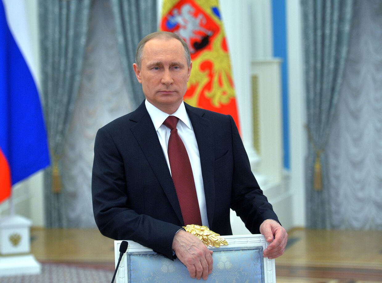 Президент России В. Путин поздравил российских женщин с 8 Марта