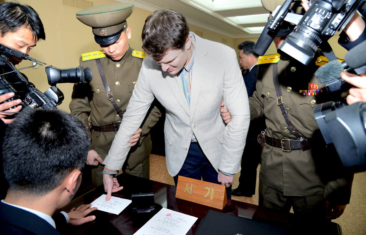 Американский студент Отто-Фридерик Уормбиер в суде в Пхеньяне, КНДР