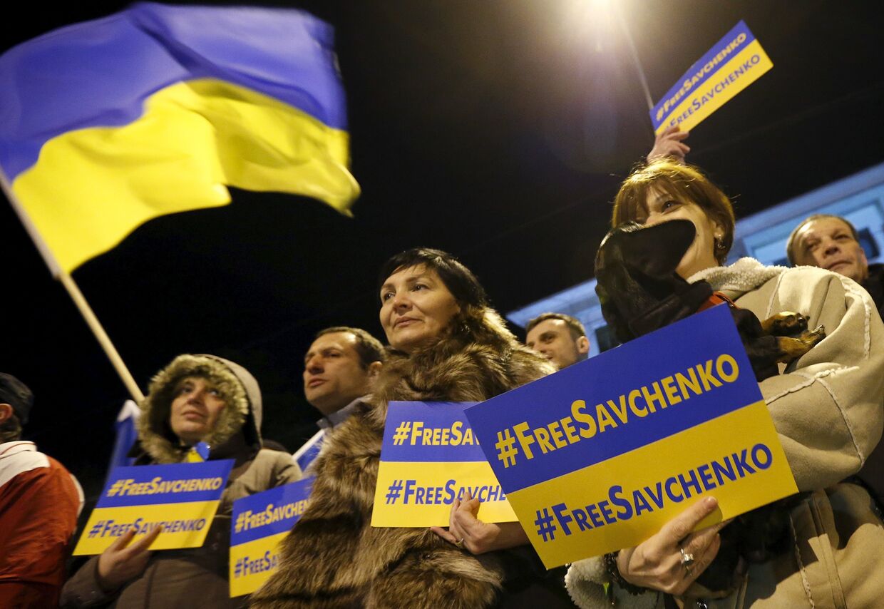 Демонстранты в Тбилиси призывают освободить Надежду Савченко