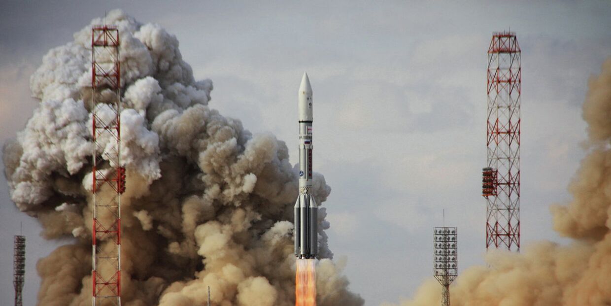 Пуск ракеты Протон-М со спутником Intelsat-22
