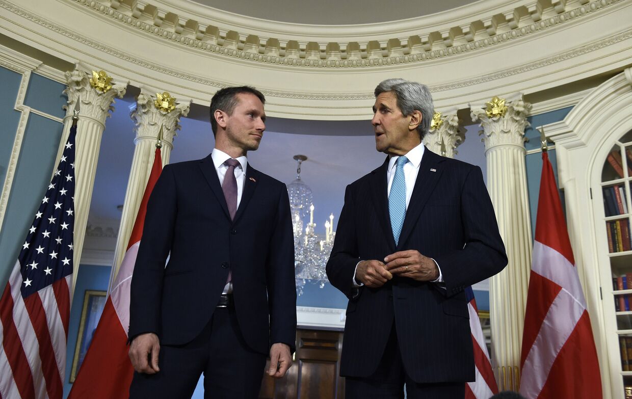 Государственный секретарь США Джон Керри и министр иностранных дел Дании Кристиан Йенсен