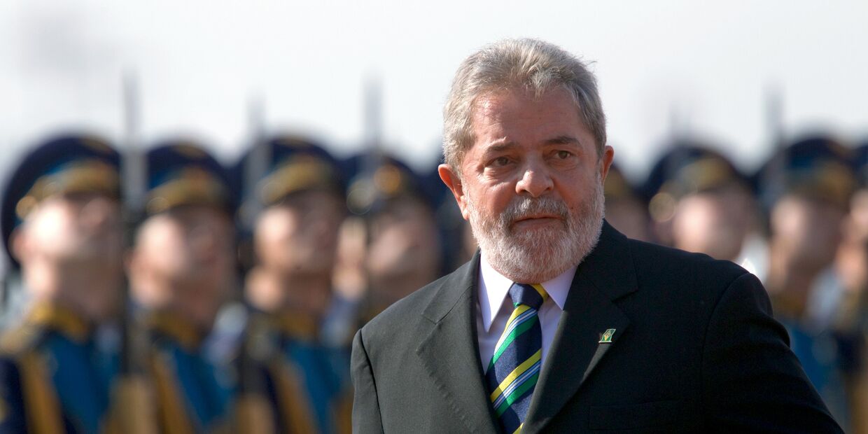 Бывший президент Бразилии Луис Инасио Лула да Силва в аэропорту «Внуково»