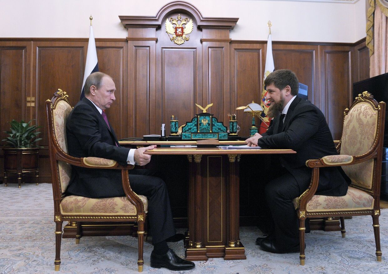 25 марта 2016. Президент России Владимир Путин и глава Чечни Рамзан Кадыров во время встречи в Кремле