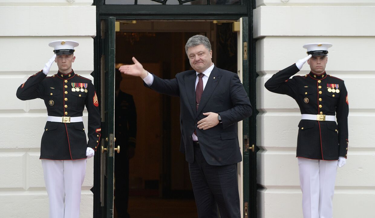 Президент Украины Петр Порошенко прибыл на деловой обед в Белый дом