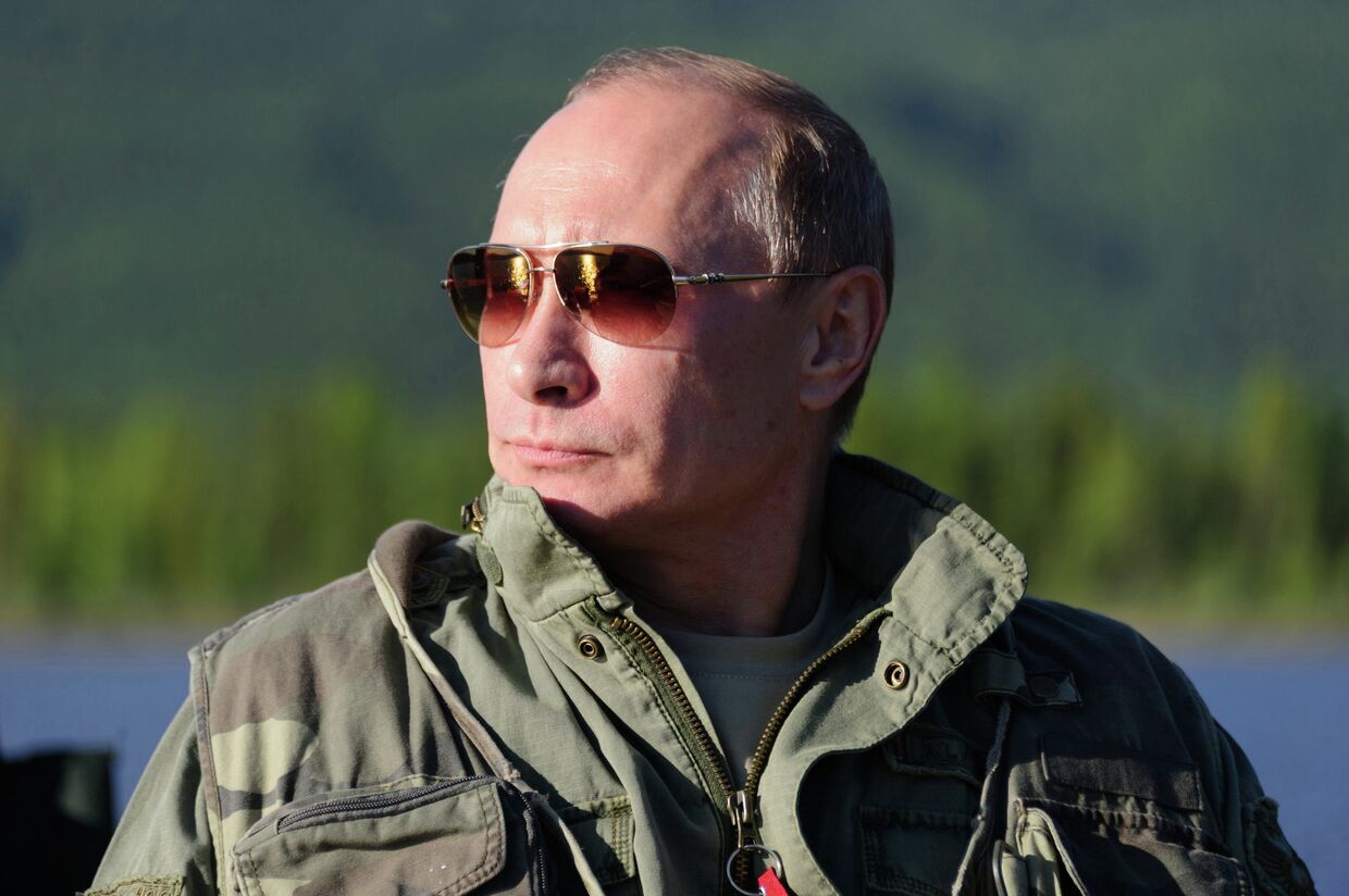 Президент России Владимир Путин во время рыбалки в Республике Тыва