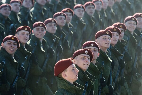 Тренировка военнослужащих дивизии им. Дзержинского к Параду Победы