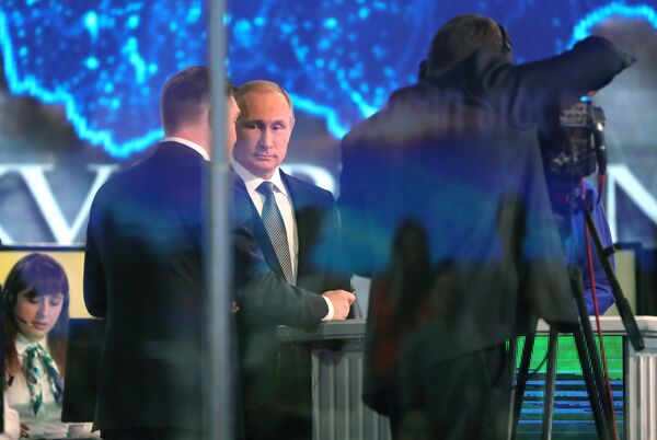 Прямая линия с Владимиром Путиным Прямая линия с Владимиром Путиным