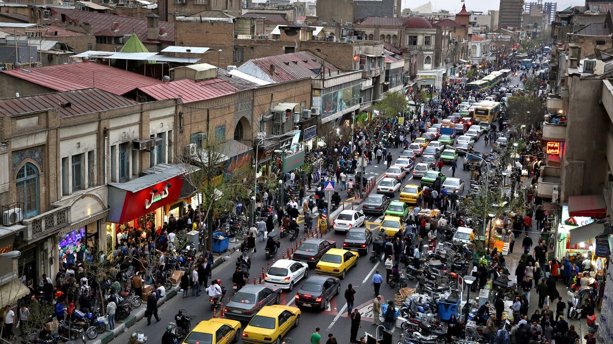 Празднование Нового года, Навруза, в центре Тегерана, Иран