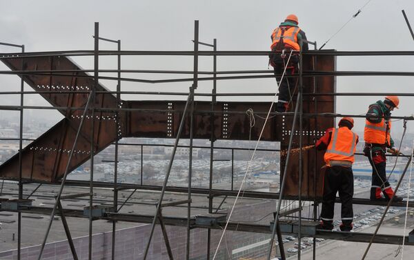 Демонтаж вывесок со здания завода «Москвич» Демонтаж вывесок со здания завода «Москвич»