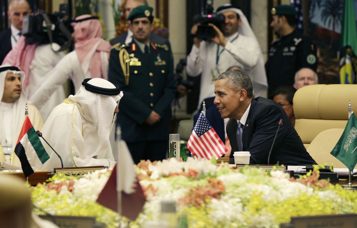Президент США Барак Обама и наследный принц Абу-Даби Мухаммад Бен Зайд аль-Нахайян на заседании Совета по сотрудничеству стран Персидского залива