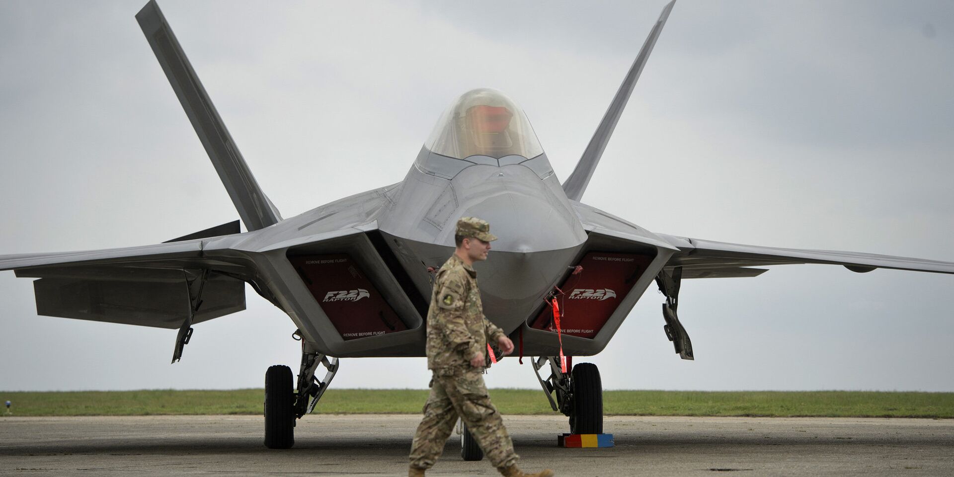 Два истребителя ВВС США F-22 «Раптор» прибыли на авиабазу «Михаил Когэлничану» в Румынии - ИноСМИ, 1920, 28.12.2022