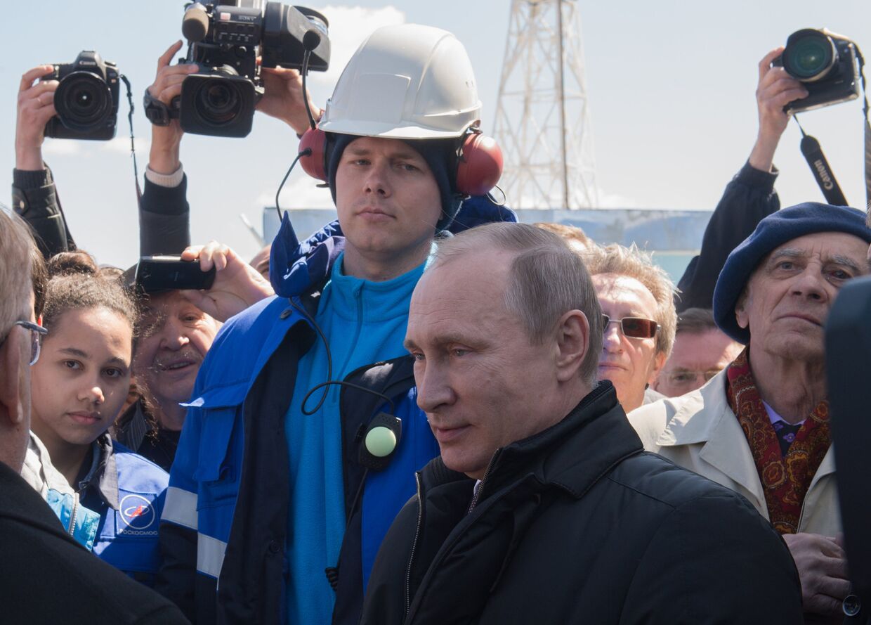 Президент РФ В. Путин на космодроме Восточный