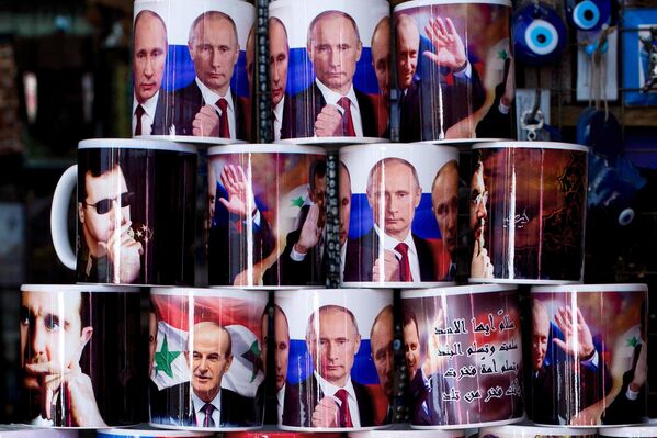 Кружки с изображениями Владимира Путина, Башара Асада и Шейха Хасана Насраллы