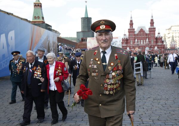 Дмитрий Филипов, 90-летний ветеран во время парада Победы