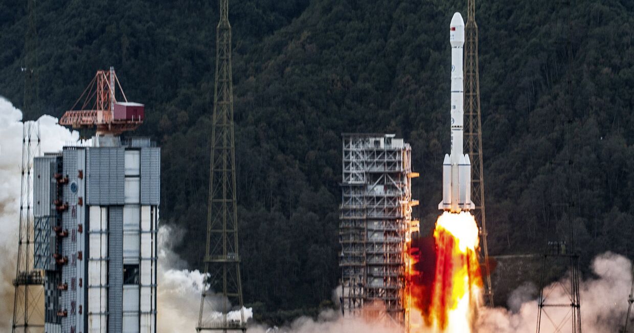 Запуск китайской орбитальной ракеты-носителя Long March-3B