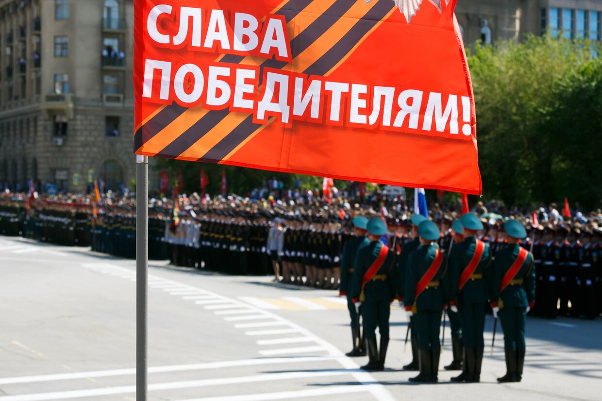 Участники военного парада в Волгограде