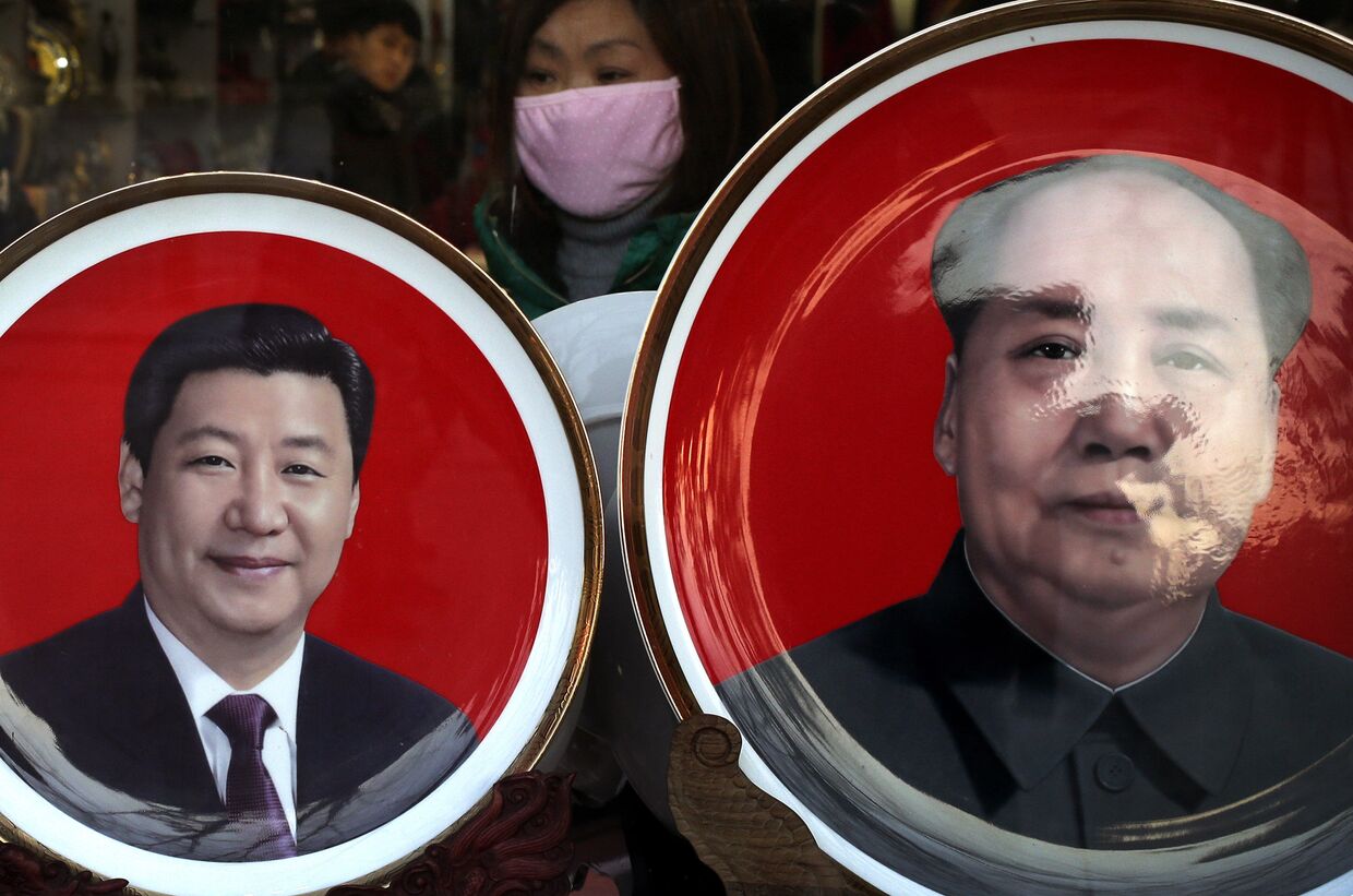 Сувениры с изображением Си Цзиньпина и Мао Цзэдуна