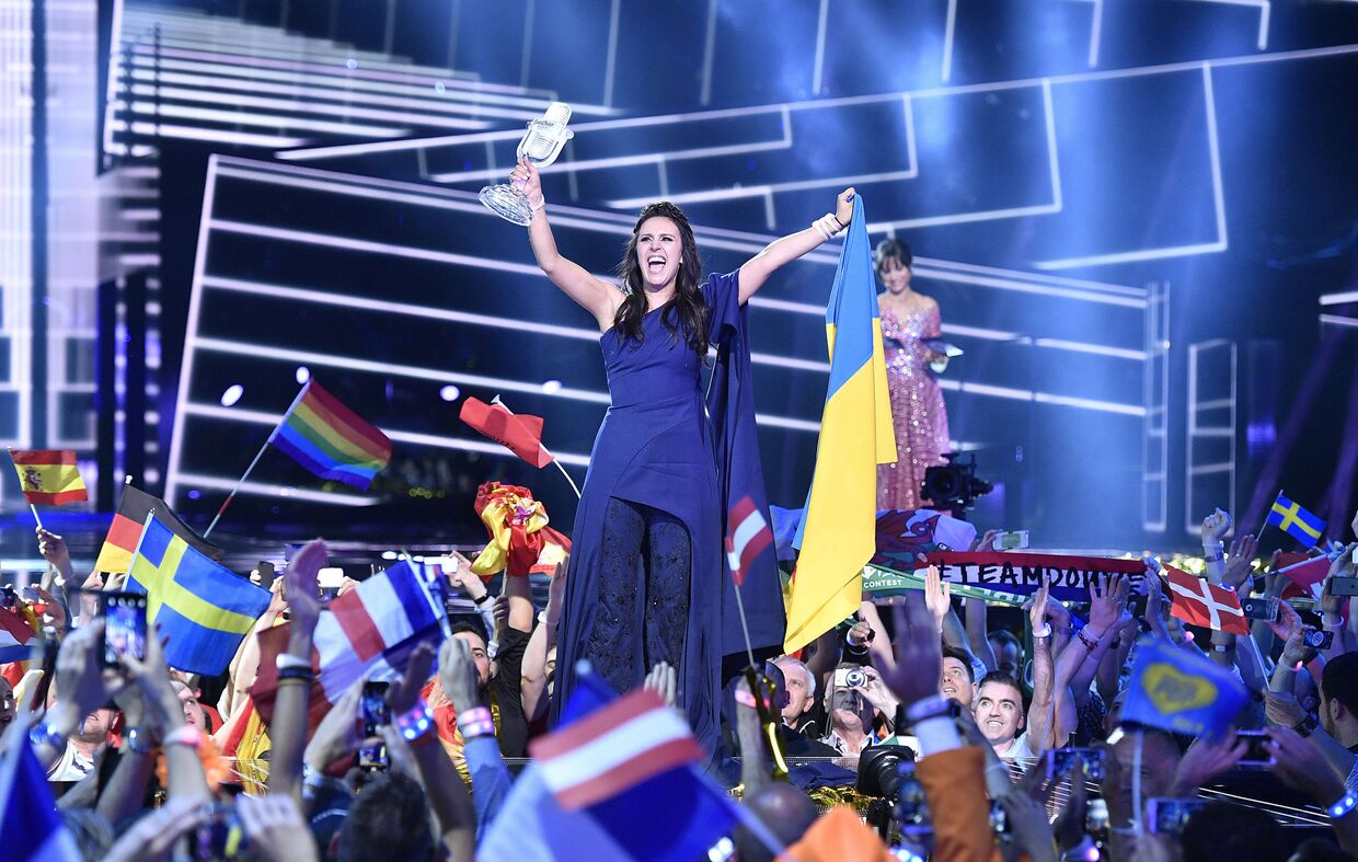 Украинская певица Джамала празднует победу в «Евровидение-2016»