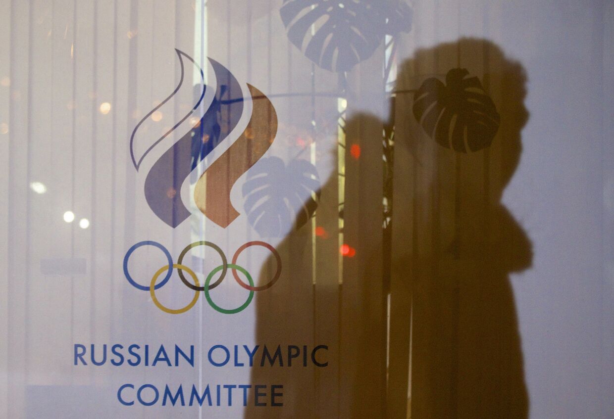 Окно здания Олимпийского комитета России в Москве