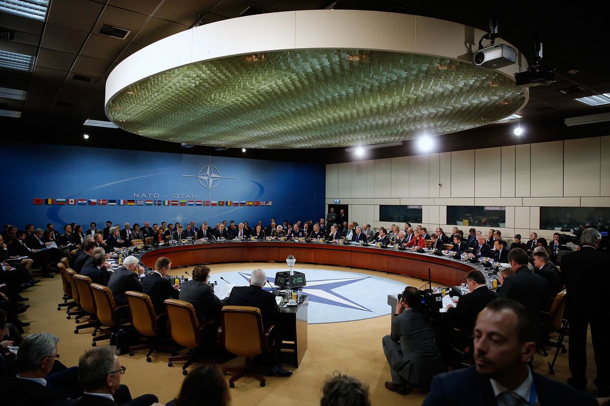 Министры иностранных дел стран НАТО собираются на сессию, чтобы официально пригласить Черногорию стать членом альянса