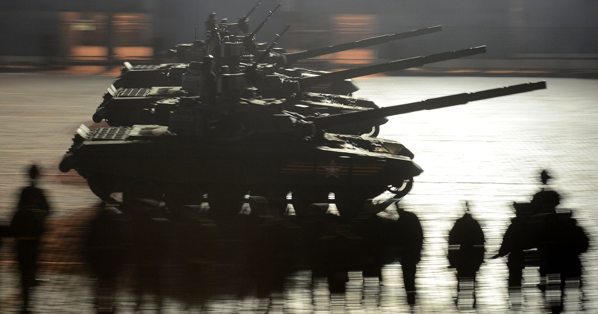 Танки Т-90А во время репетиции военного парада в Москве - ИноСМИ, 1920, 01.03.2021
