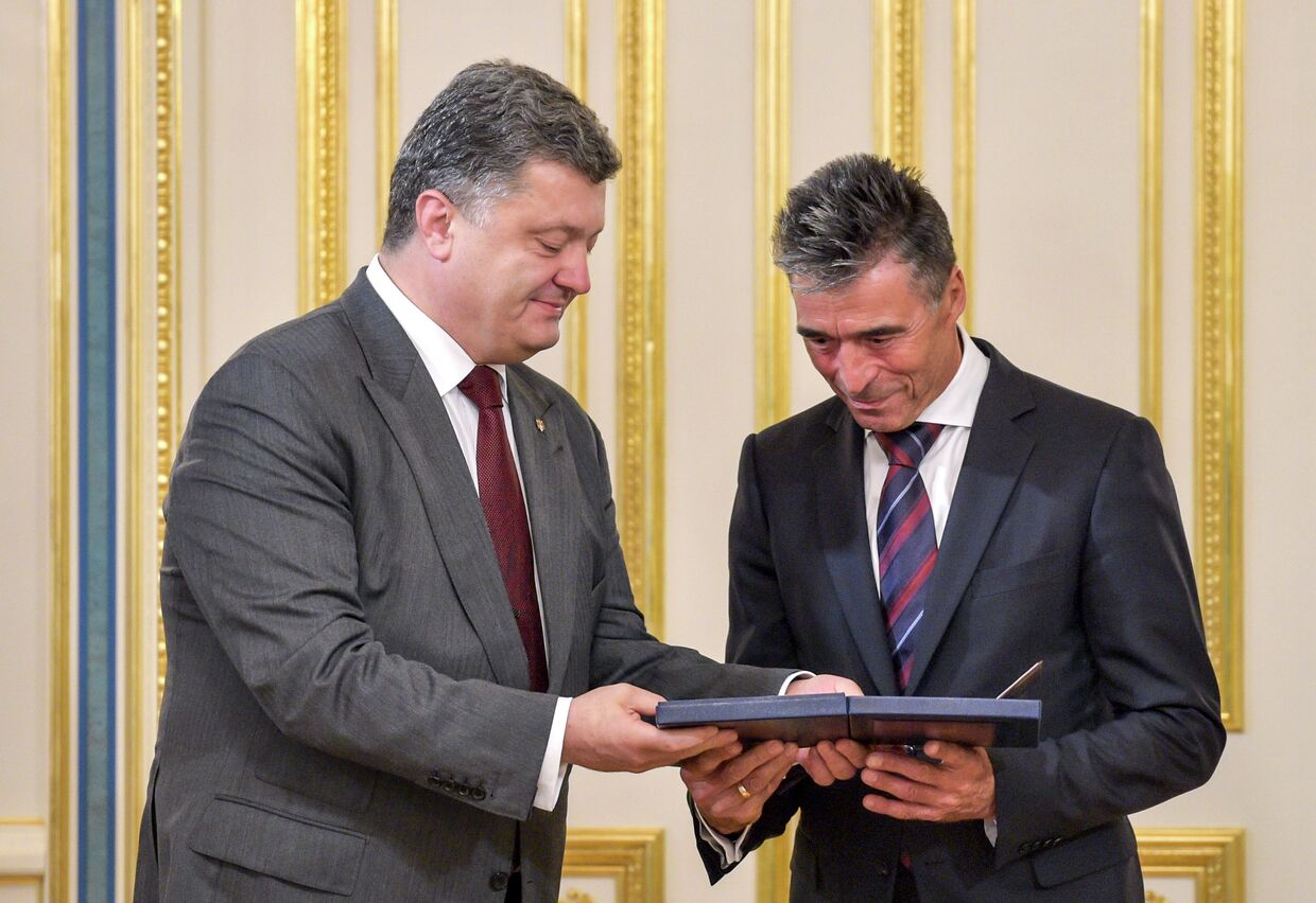 Петр Порошенко встретился с генеральным секретарем НАТО Расмуссеном