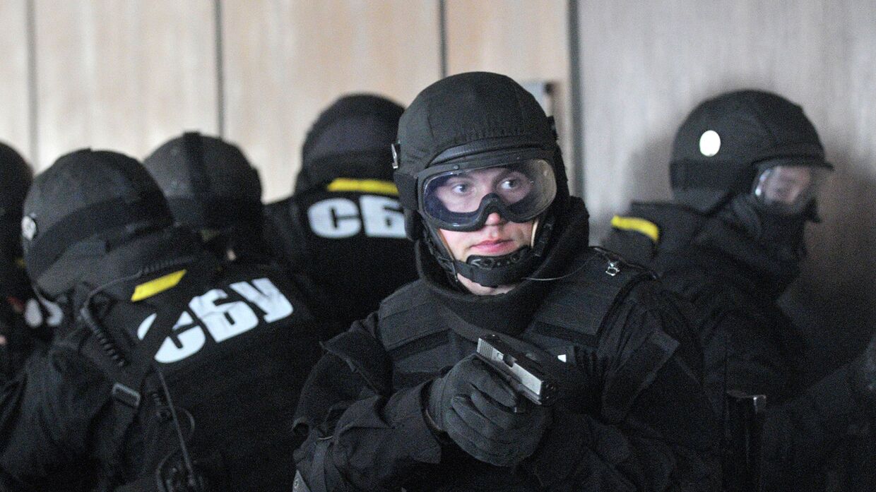 Вооруженные агенты украинской службы национальной безопасности (СБУ). Архивное фото
