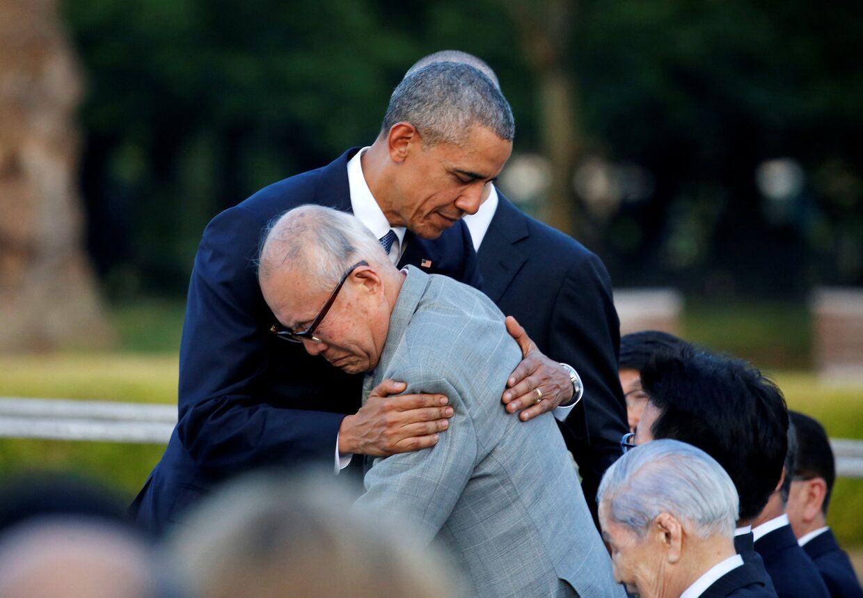 Президент США Барак Обама и японец Сигэаки Мори, переживший атомную бомбардировку