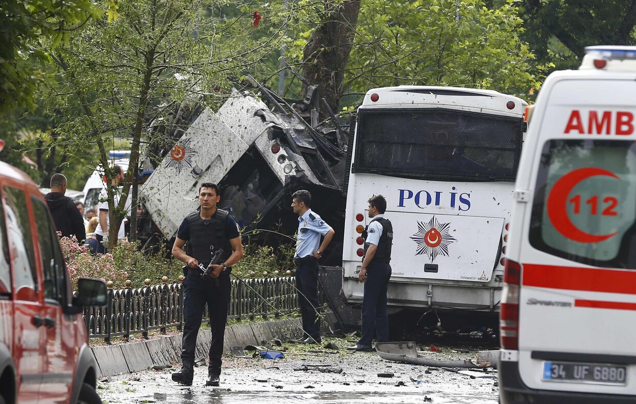 Последствия взрыва в центре Стамбула