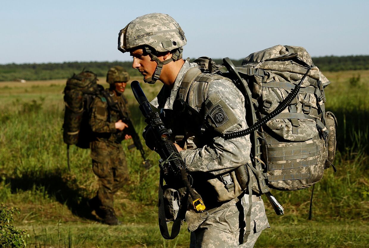 Американский солдат во время учений НАТО «Анаконда-2016»
