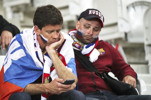 Российские болельщики после матча группового этапа чемпионата Европы по футболу Российские болельщики после матча группового этапа чемпионата Европы по футболу