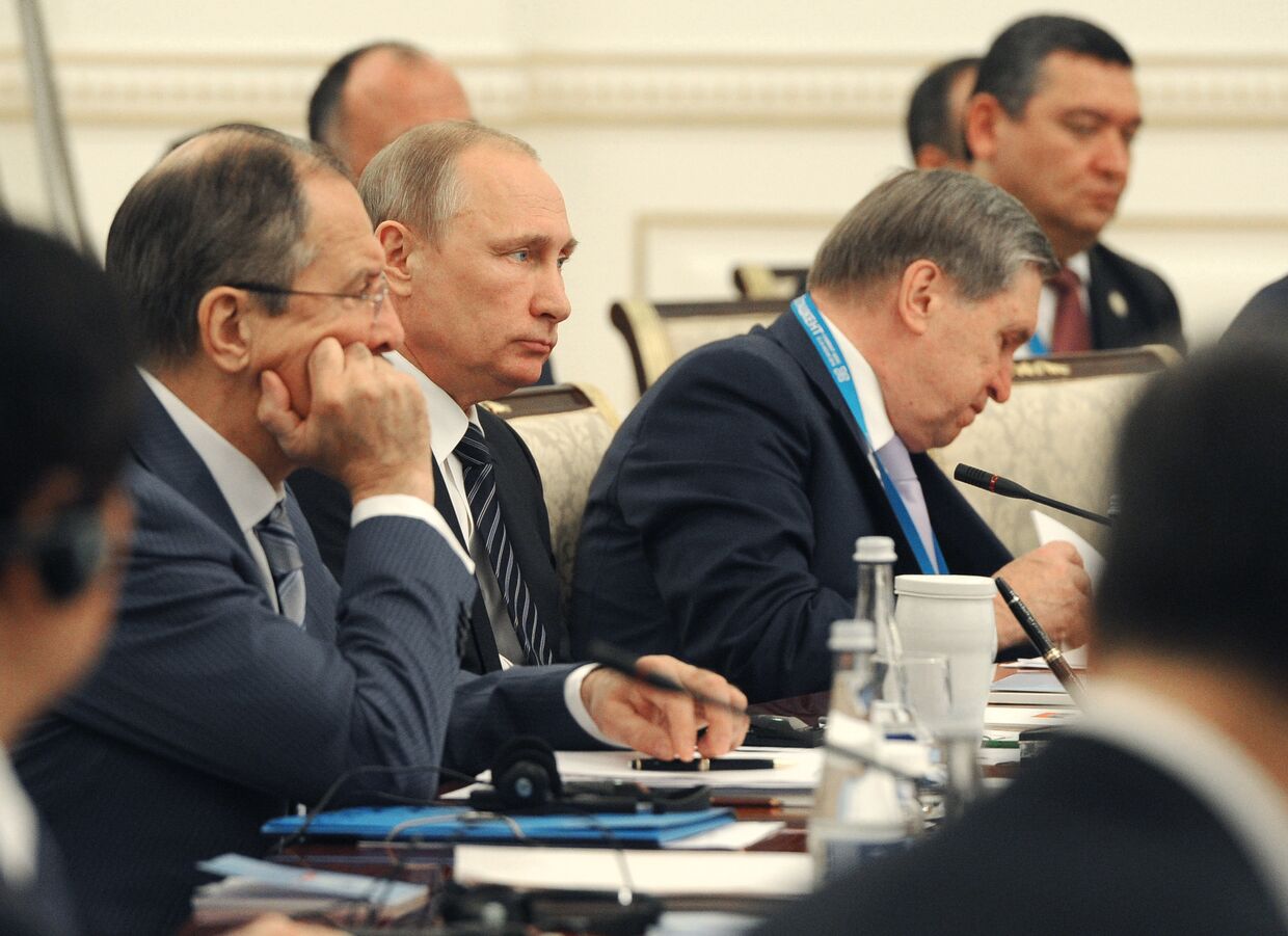 Президент РФ Владимир Путин во время заседания в Ташкенте Совета глав государств-членов ШОС