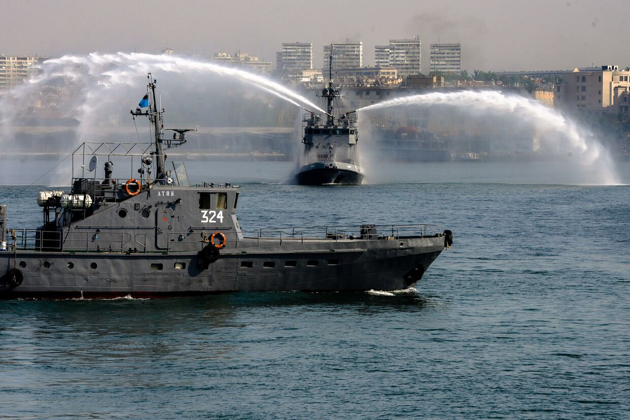 Корабли ВМС Болгарии во время военных упражнений «Бриз-2014»
