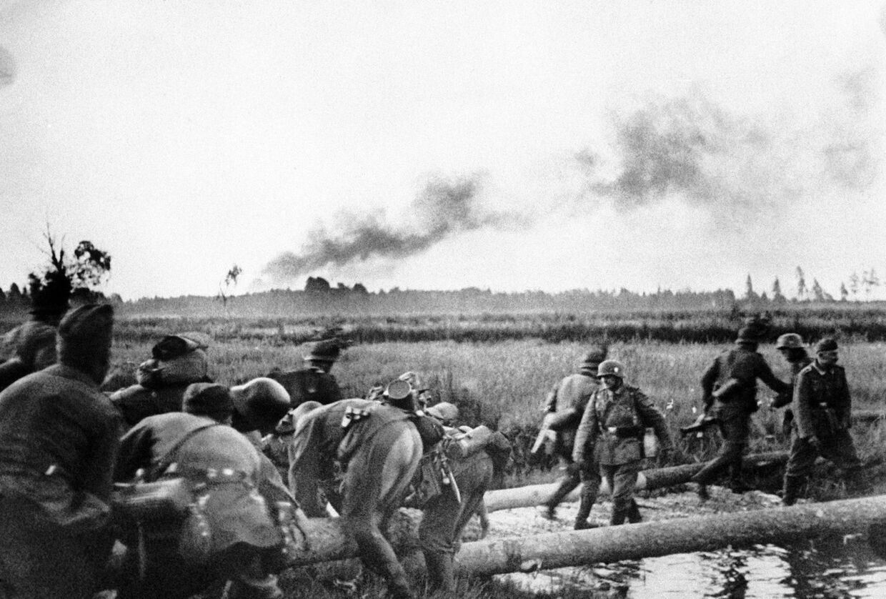 Наступление немецких солдат во время ВОВ