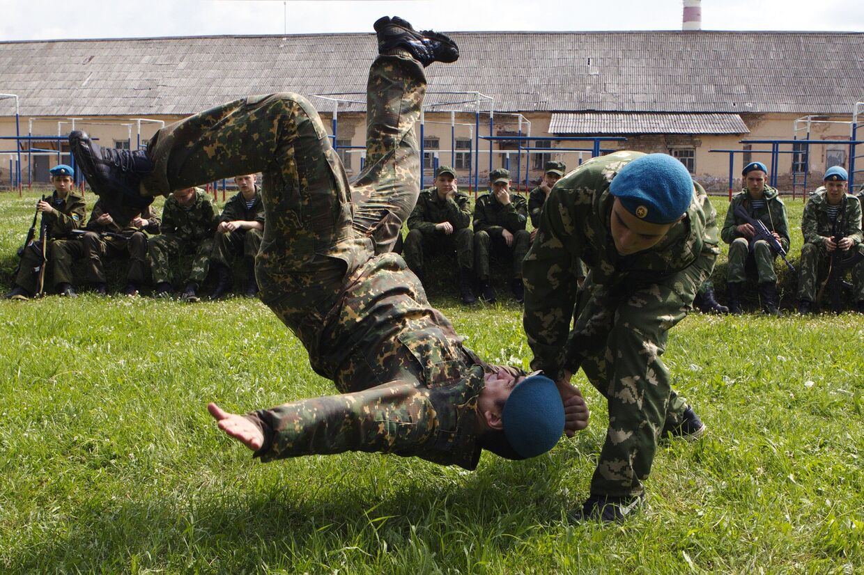Военно-патриотический лагерь «Гвардеец» в Костроме