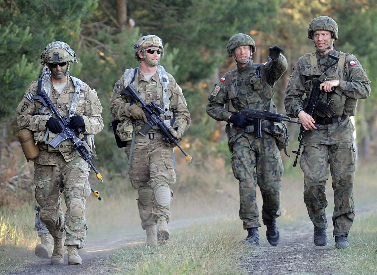 Солдаты польской армии и армии США во время учений НАТО «Анаконда-2016»