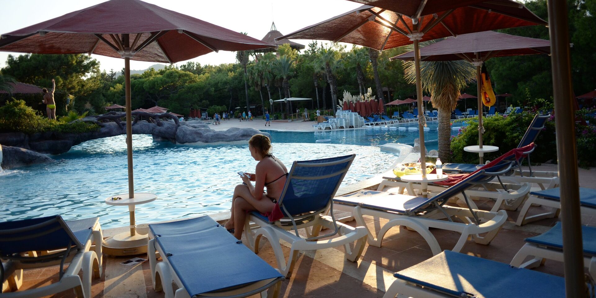 Зажигали вместе на концерте Меладзе. Как уживаются украинцы и русские на отдыхе в Турции