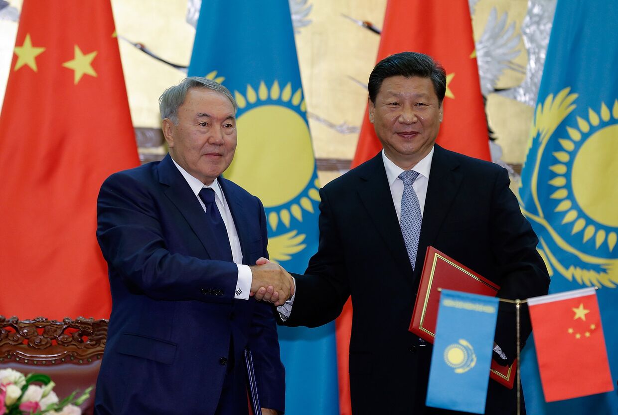 Председатель КНР Си Цзиньпин и президент Казахстана Нурсултан Назарбаев в Пекине