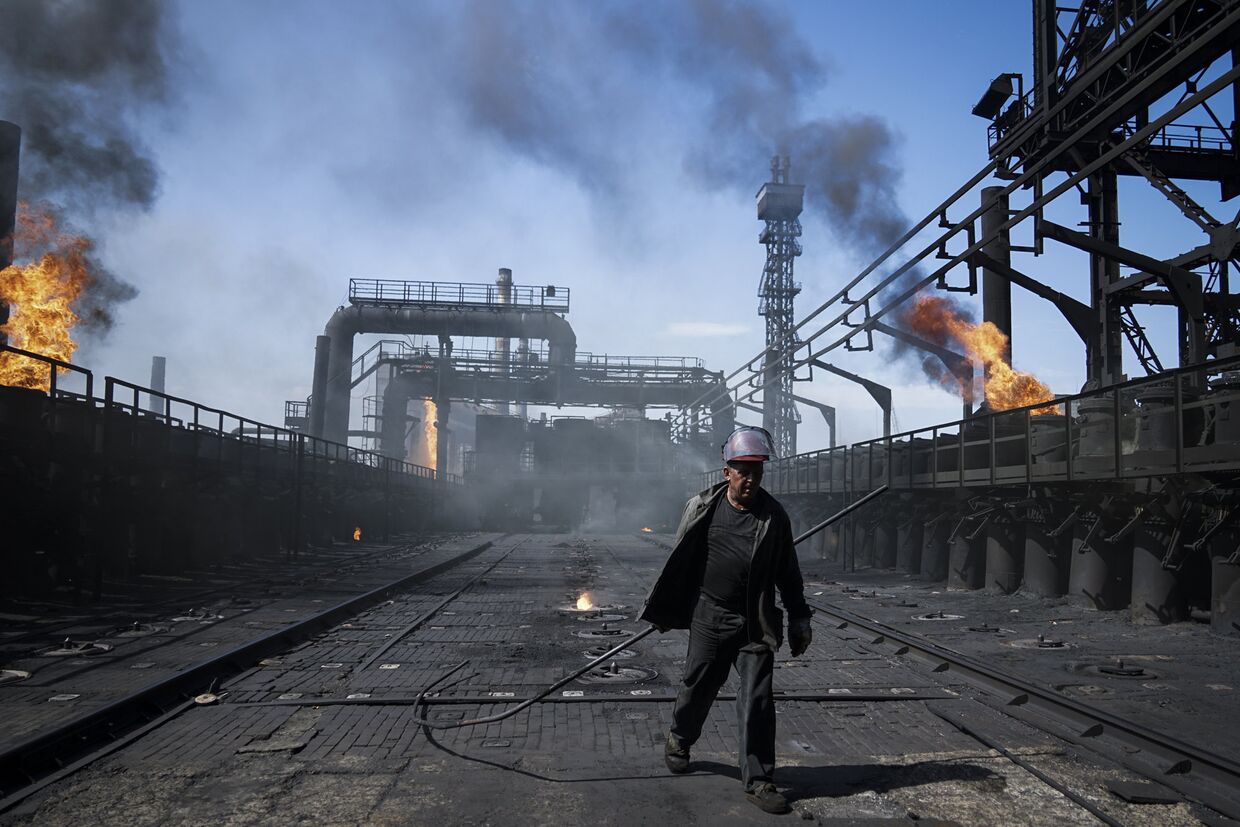Авдеевский коксохимический завод на востоке Украины