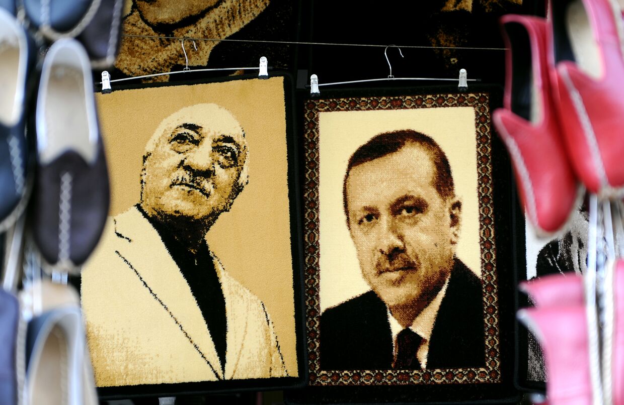 Изображения Фетхуллаха Гюлена и Тайипа Эрдогана