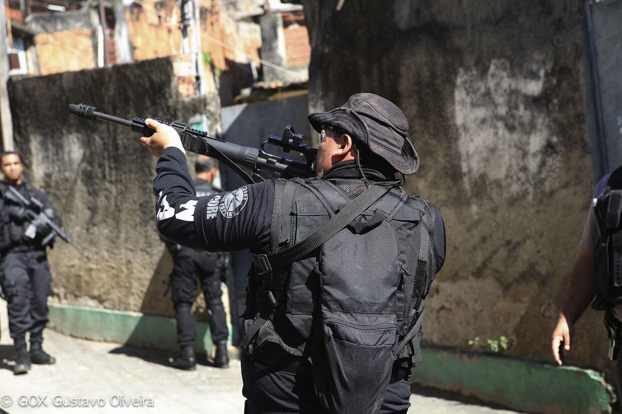 Полицейские рейды в фавелах в Рио-де-Жанейро, Бразилия