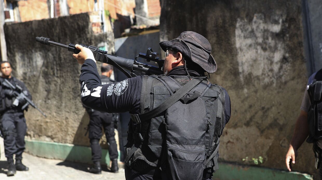 Полицейские рейды в фавелах в Рио-де-Жанейро, Бразилия