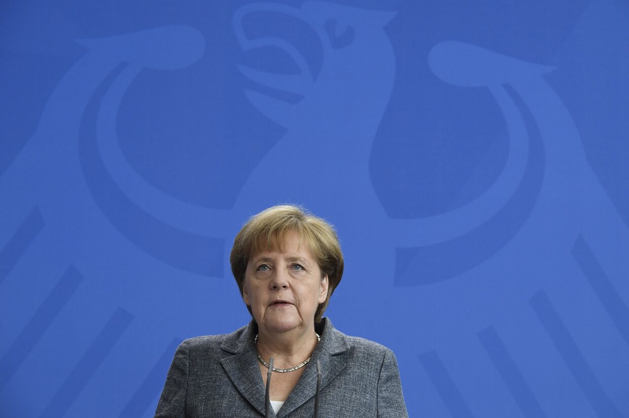 Канцлер Германии Ангела Меркель делает заявление