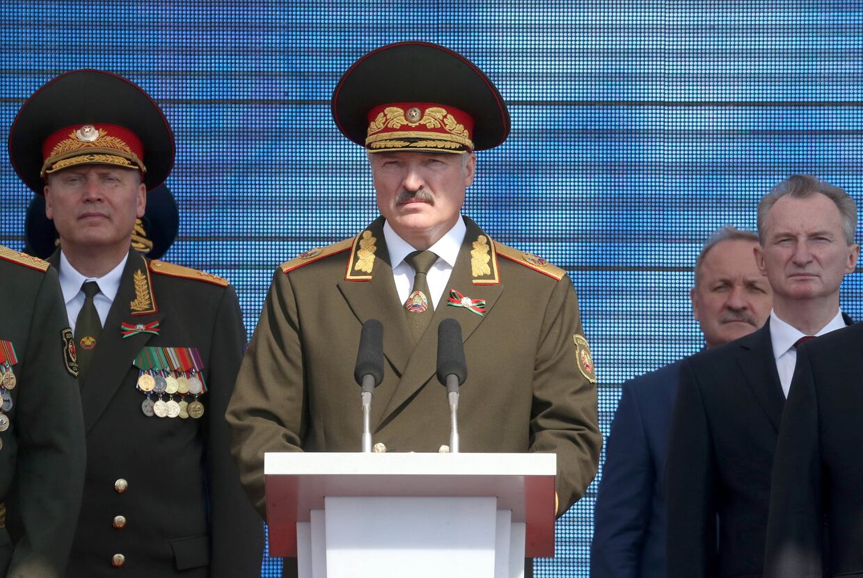 Республики Беларусь Александр Лукашенко на параде в честь Дня независимости в Минске
