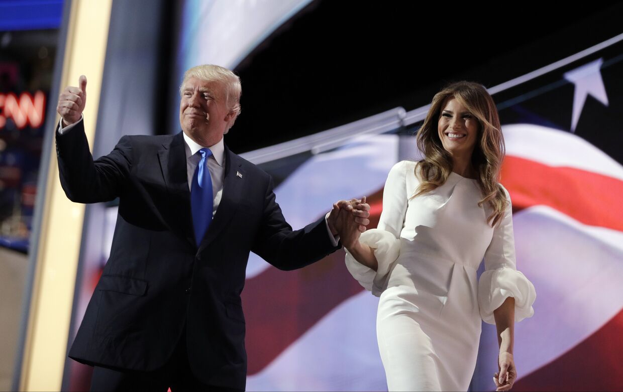 Кандидат в президенты США от Республиканской партии Дональд Трамп с супругой Меланьей