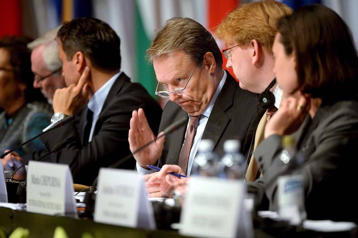 Председатель ПА ОБСЕ Илкка Канерва на 24-ой сессии Парламентской ассамблеи в Хельсинки, Финляндия