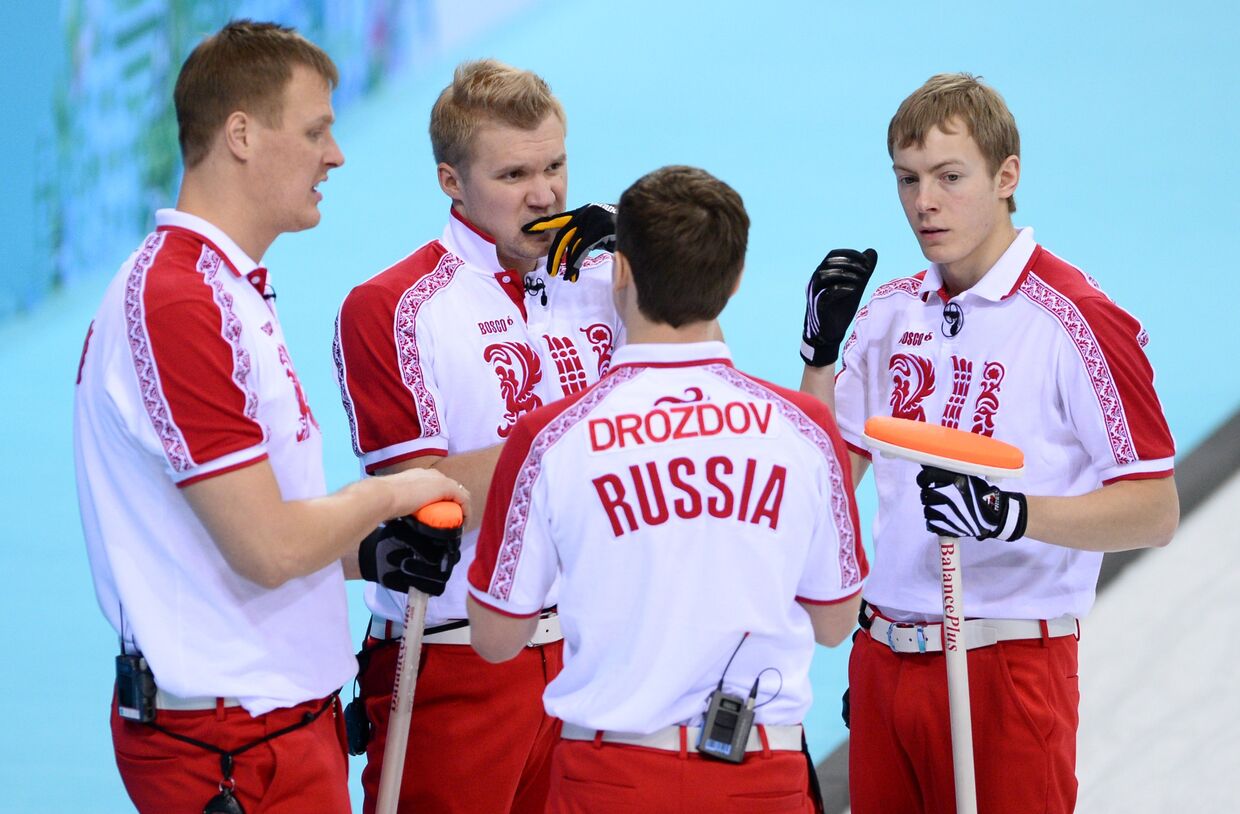 Петр Дрон (Россия), Алексей Стукальский (Россия) и Андрей Дроздов (Россия) и Евгений Архипов (Россия)