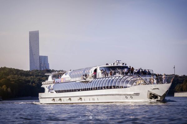 Круизный лайнер Royal Radisson Круизный лайнер Royal Radisson