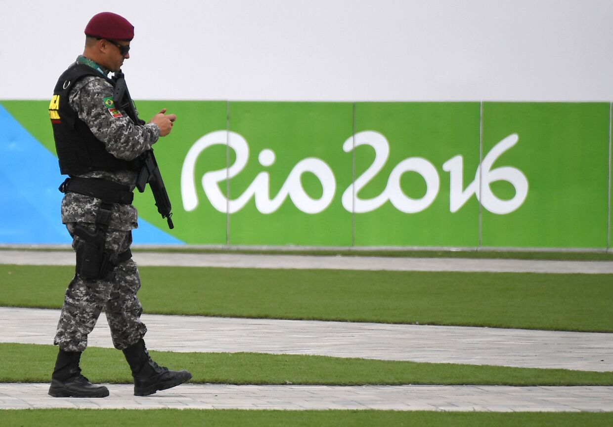 Военнослужащий в Олимпийском парке в Рио-де-Жанейро