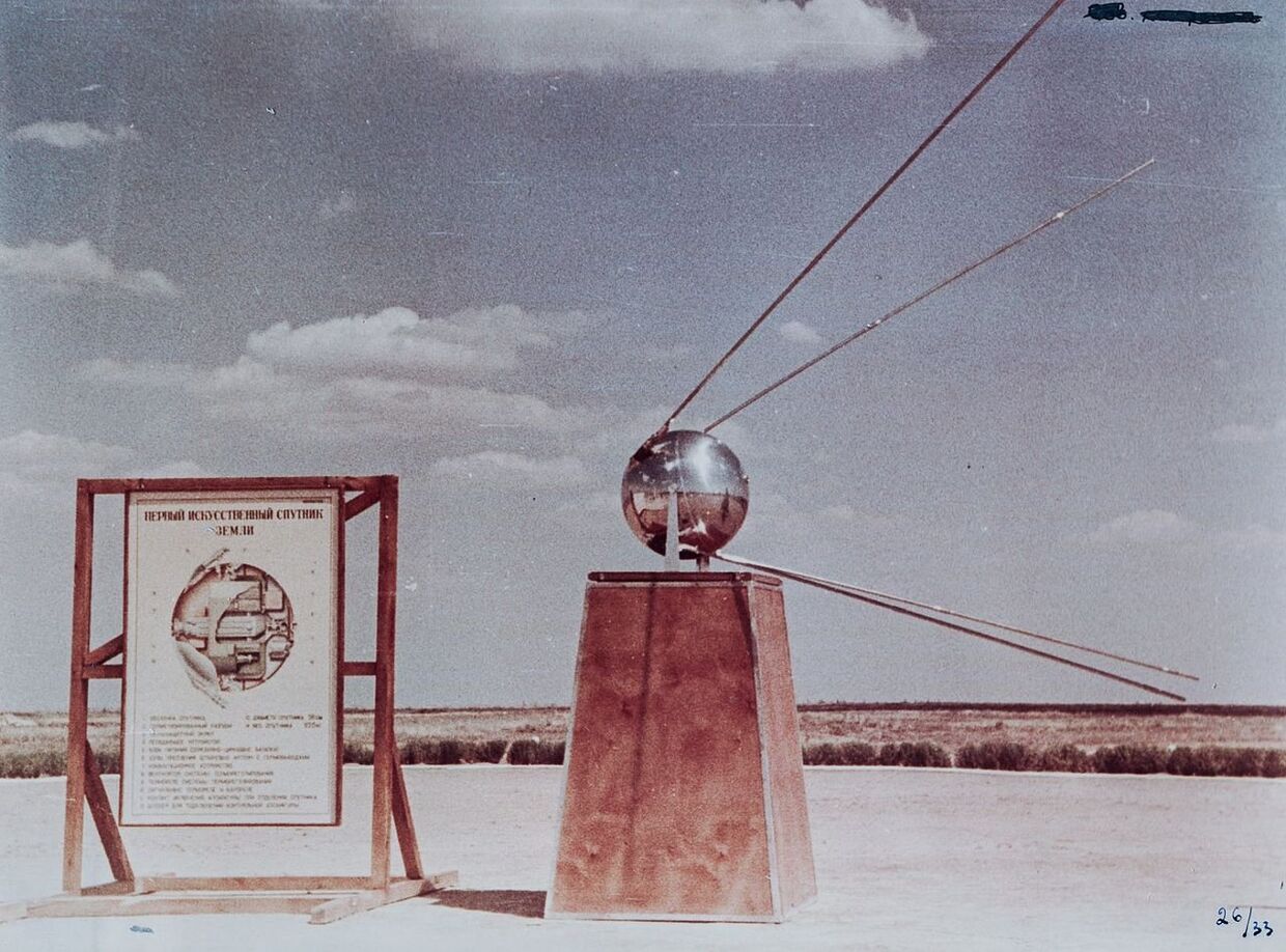 Макет двух первых искусственных спутников Земли на полигоне Капустин Яр